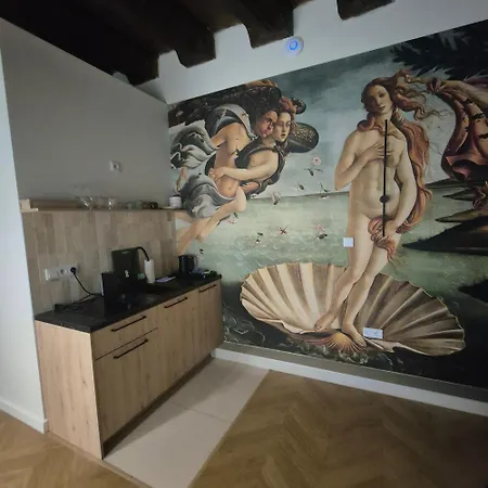 Hetman Main Square شقة *